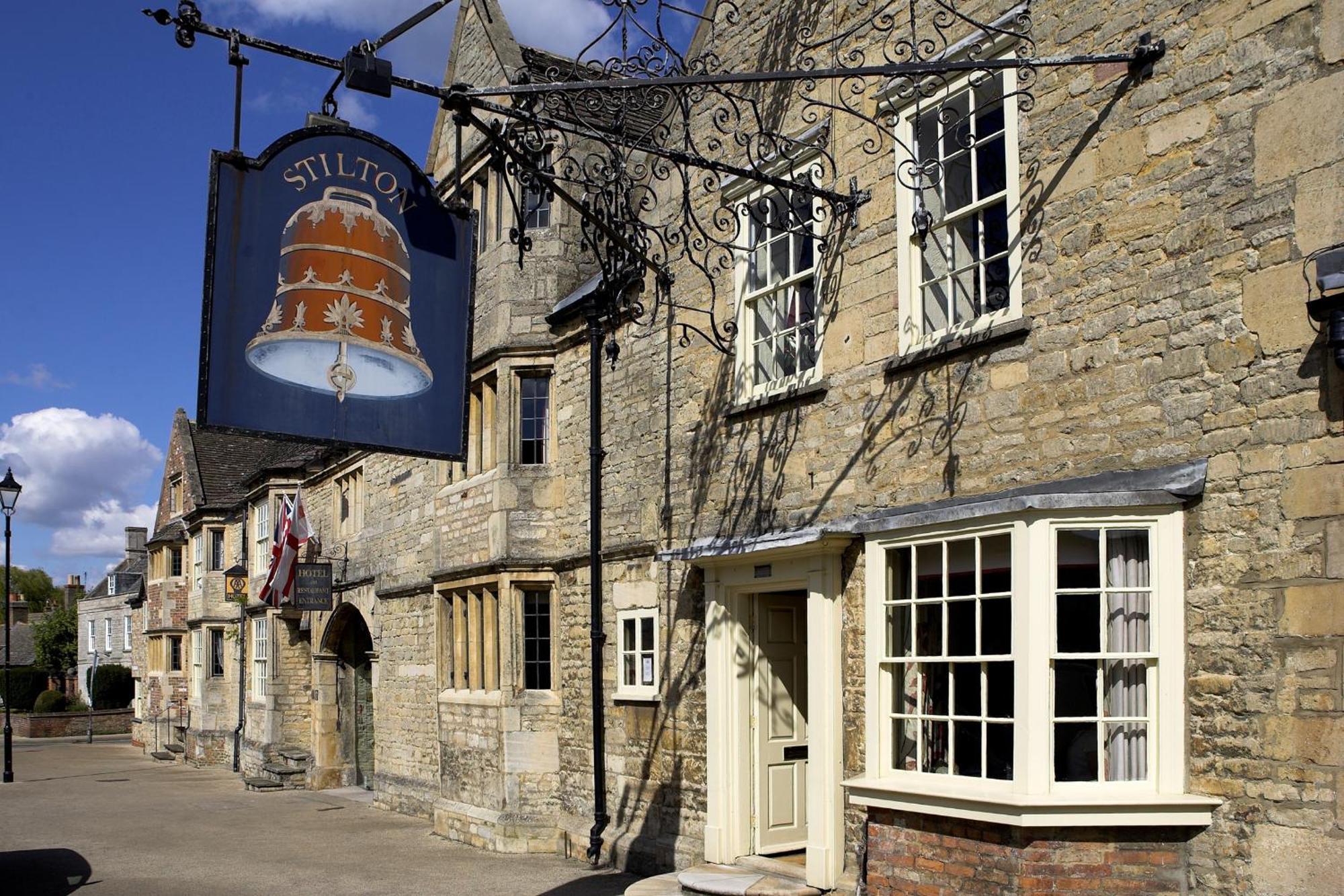 The Bell Inn, Stilton, Cambridgeshire بيتربرو المظهر الخارجي الصورة