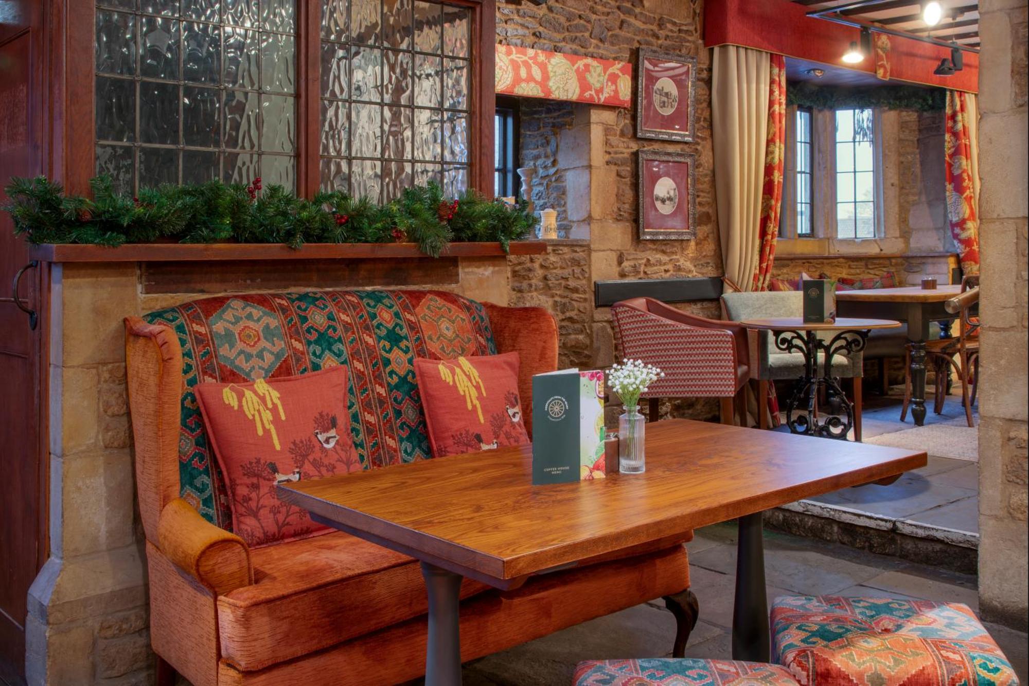 The Bell Inn, Stilton, Cambridgeshire بيتربرو المظهر الخارجي الصورة