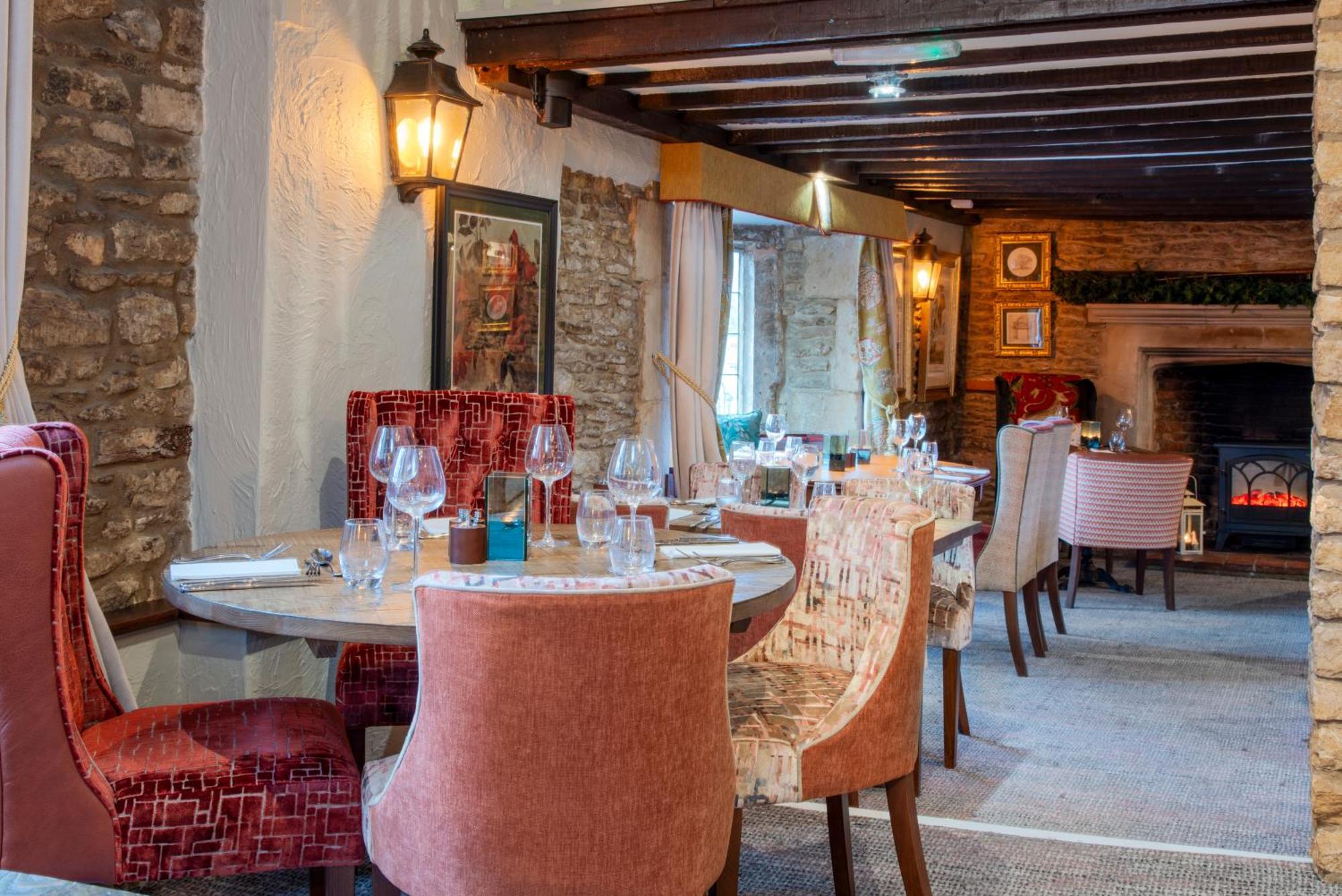The Bell Inn, Stilton, Cambridgeshire بيتربرو المظهر الخارجي الصورة