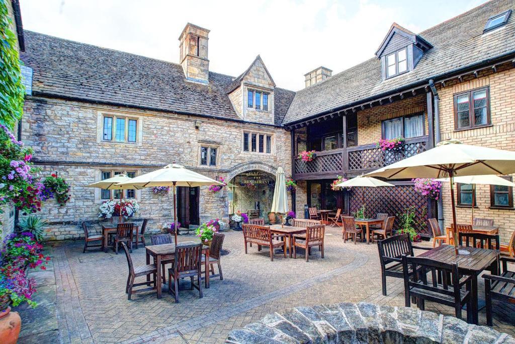 The Bell Inn, Stilton, Cambridgeshire بيتربرو المظهر الخارجي الصورة